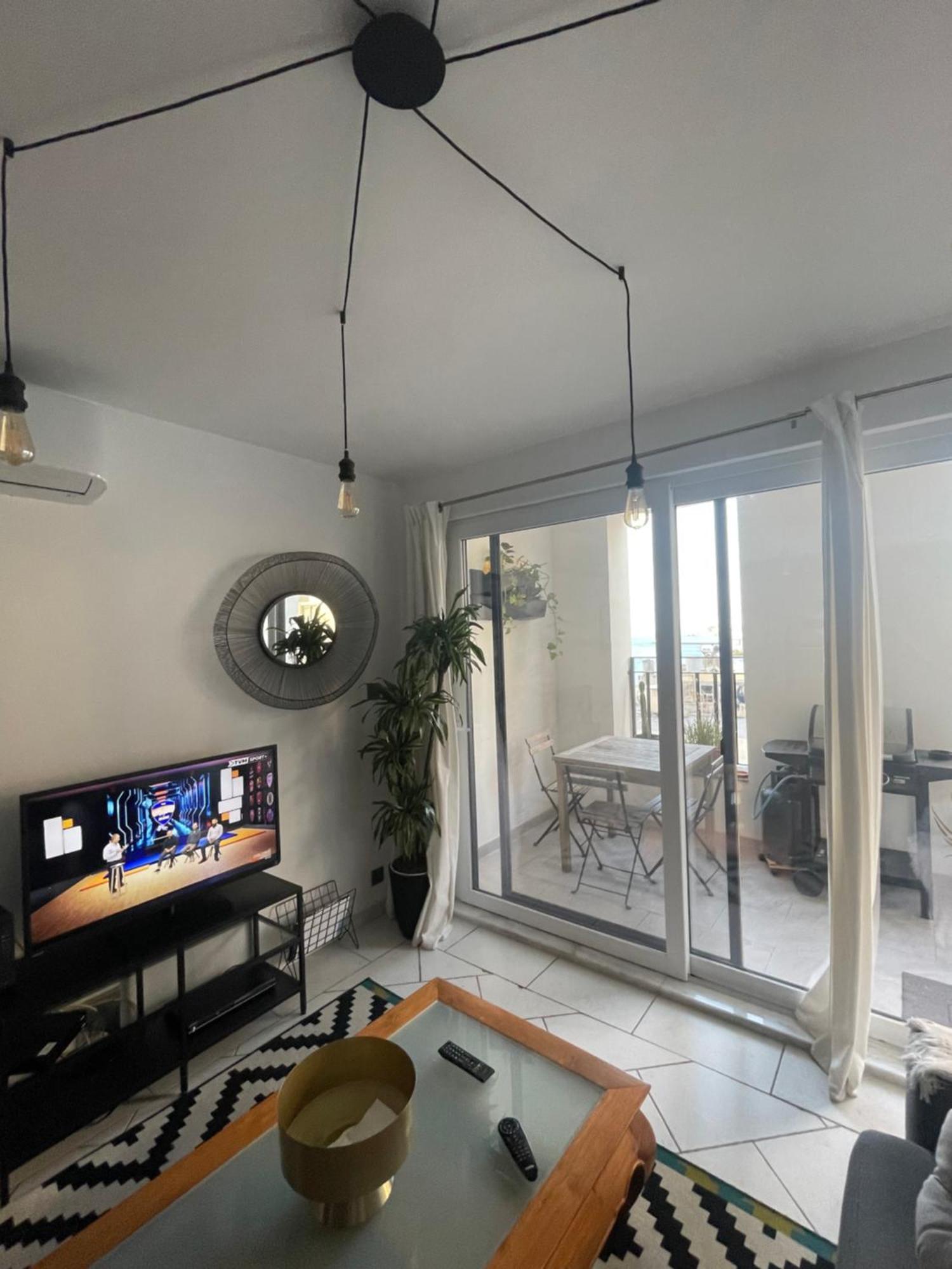 Spacious Seaview Sliema Apt, Steps From Valletta Ferry Экстерьер фото